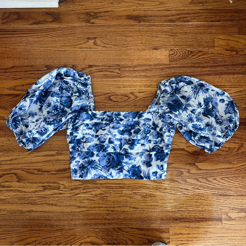 abercrombie puff sleeve crop top